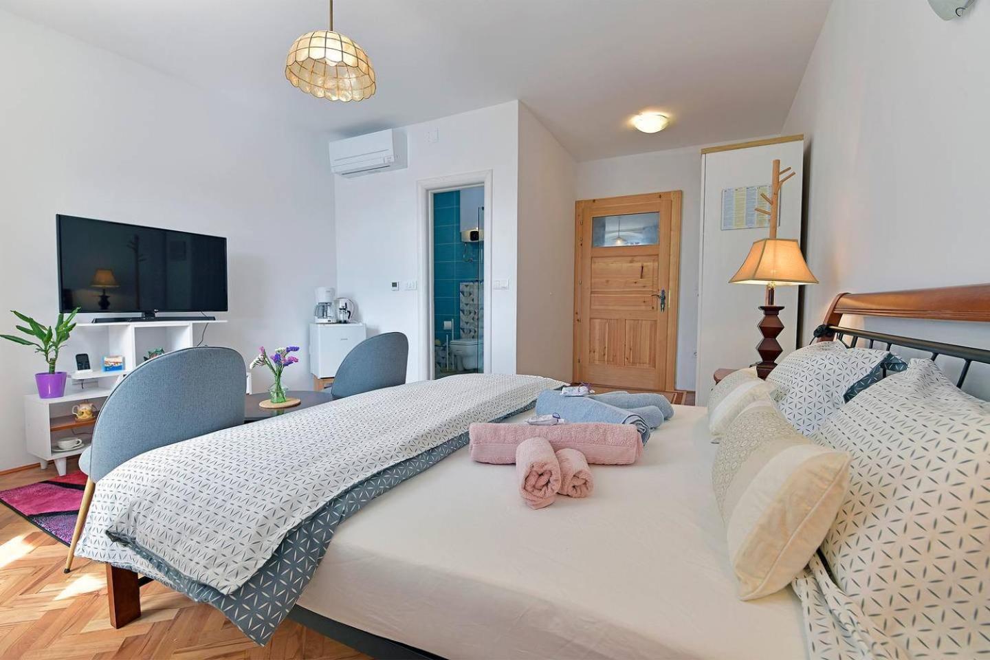Apartment Harmony With A Magical Seaview
