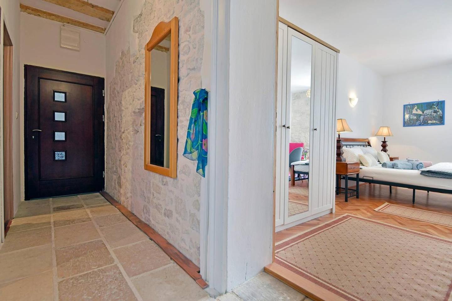 Apartment Harmony With A Magical Seaview